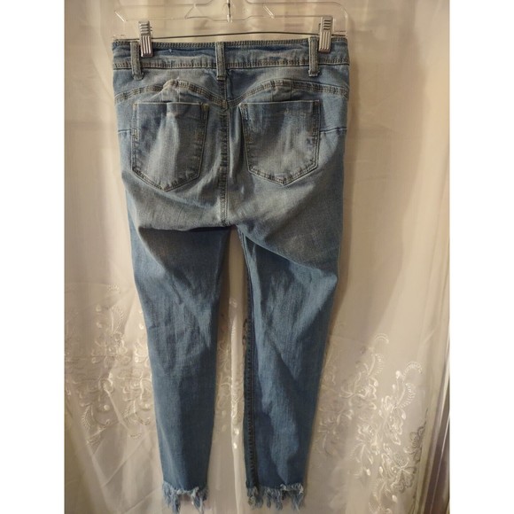 Forever 21 Push Up Jeans Size 27 Blue Distressed Cropped - Picture 3 of 9